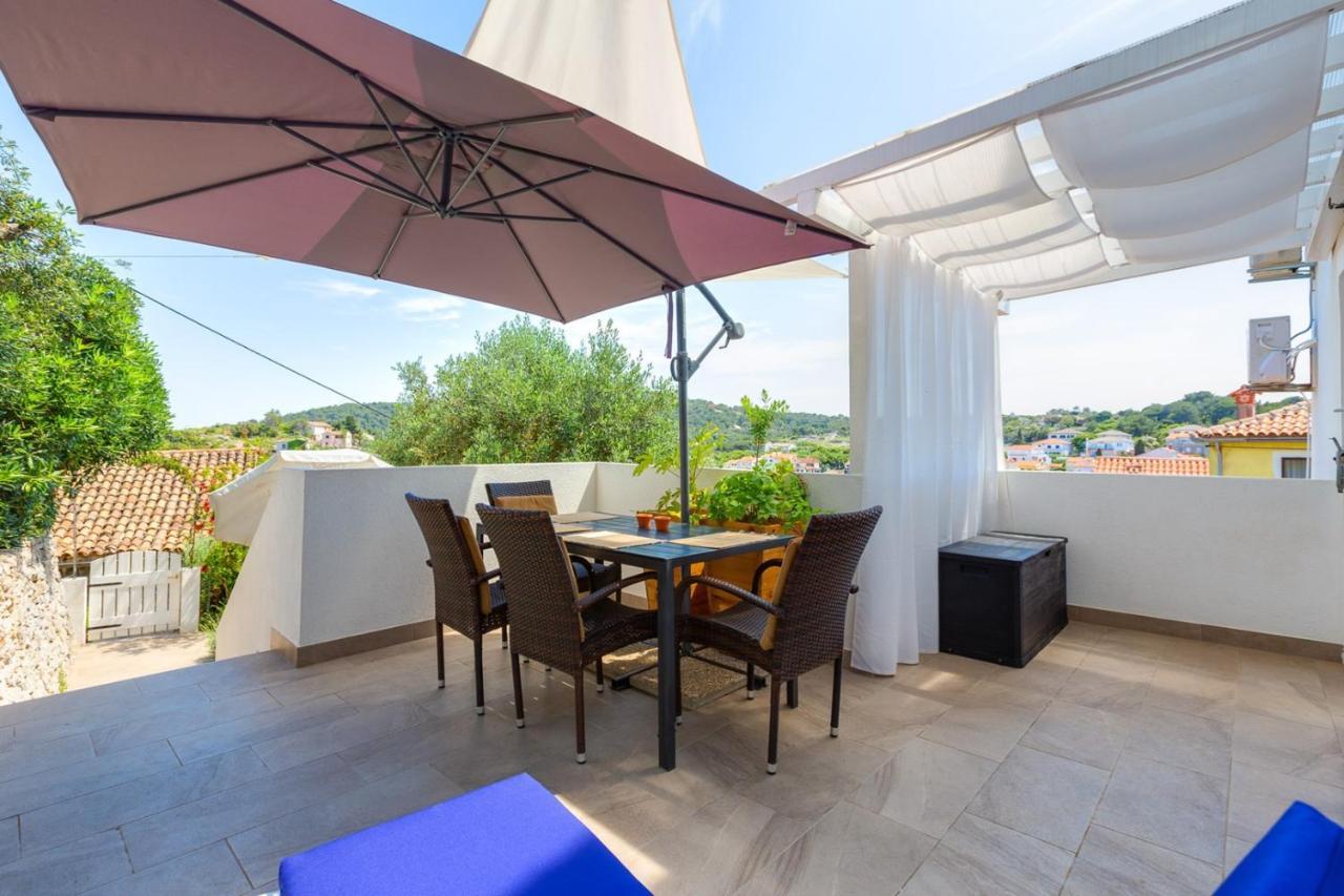 Apartments Valeria, Mali Losinj Bagian luar foto