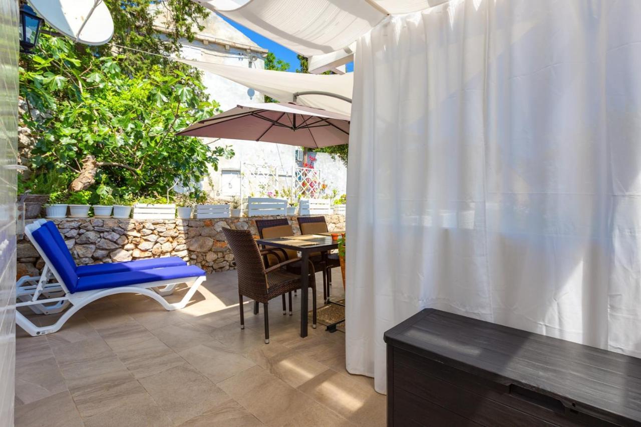 Apartments Valeria, Mali Losinj Bagian luar foto