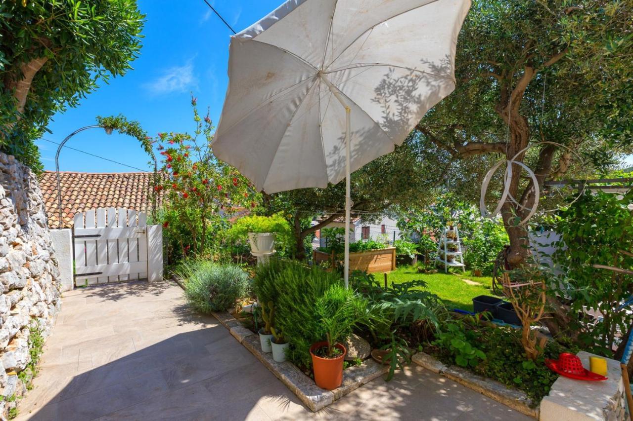 Apartments Valeria, Mali Losinj Bagian luar foto