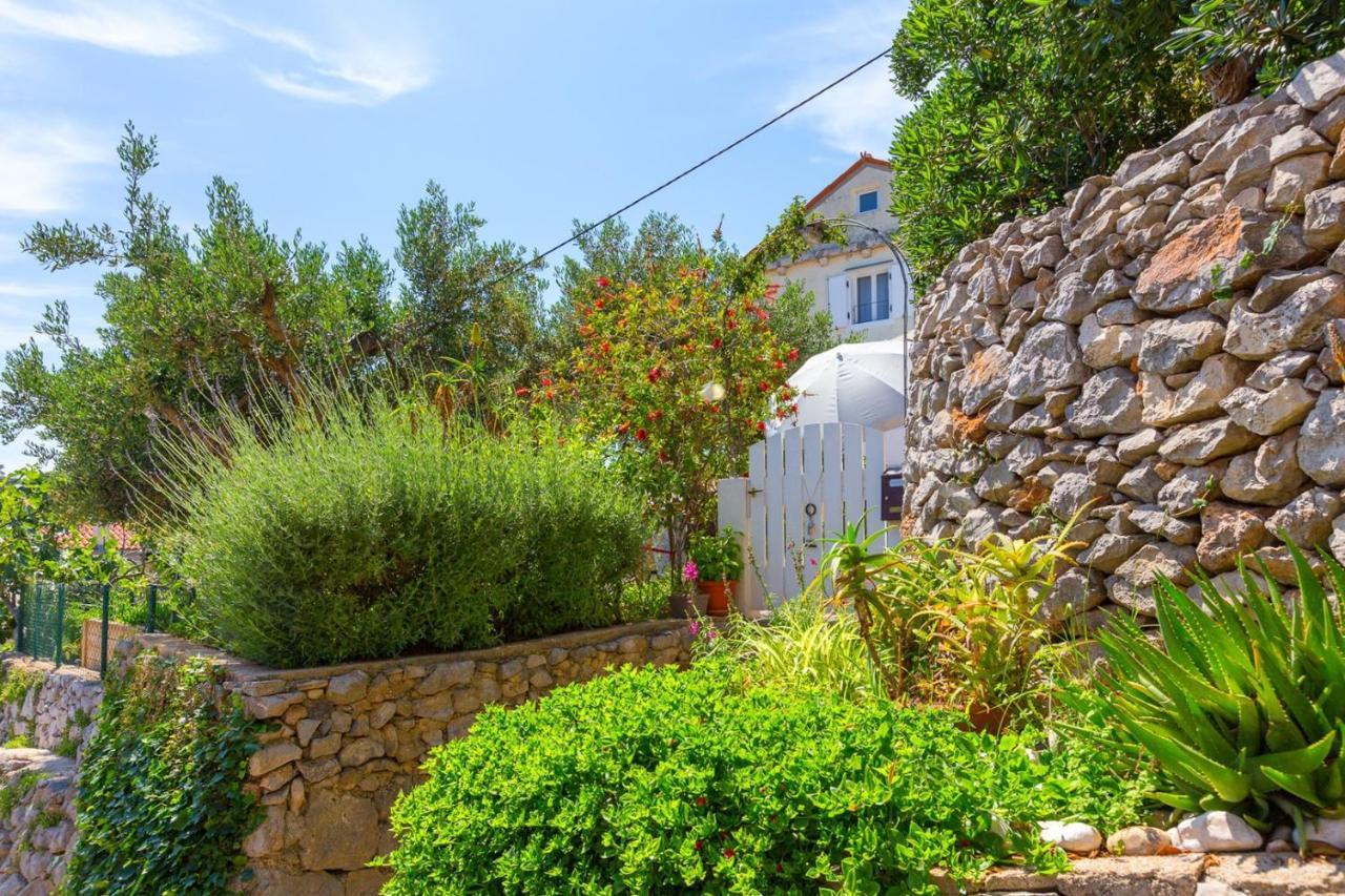 Apartments Valeria, Mali Losinj Bagian luar foto