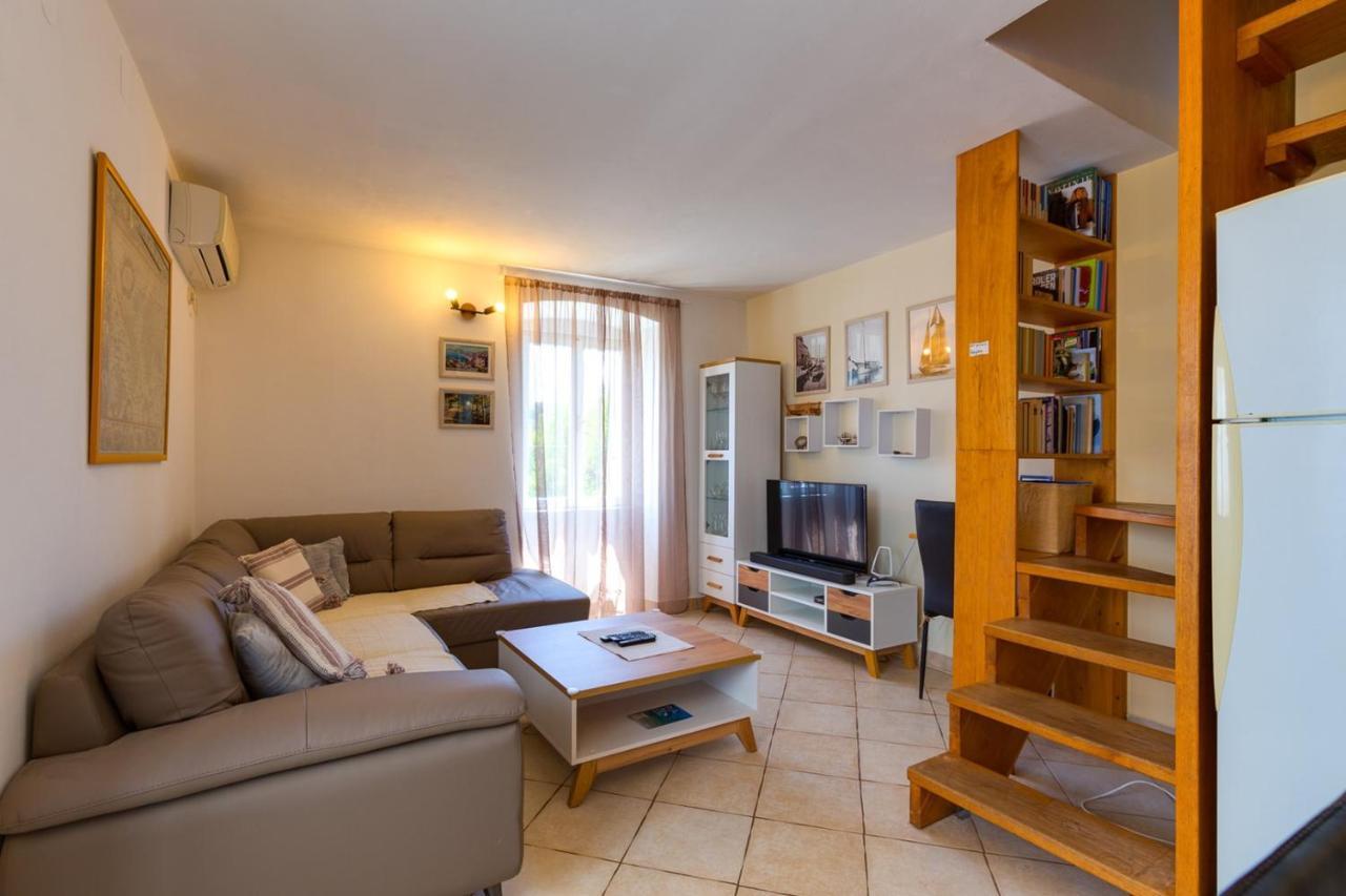 Apartments Valeria, Mali Losinj Bagian luar foto