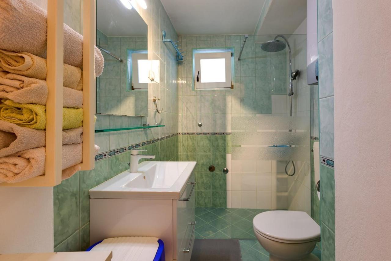 Apartments Valeria, Mali Losinj Bagian luar foto