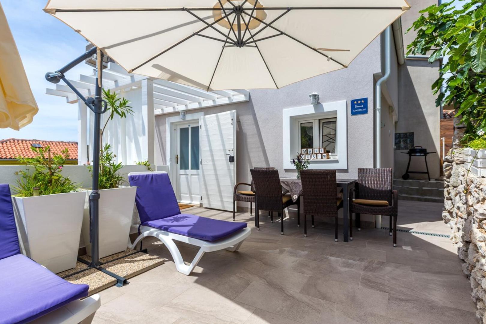 Apartments Valeria, Mali Losinj Bagian luar foto