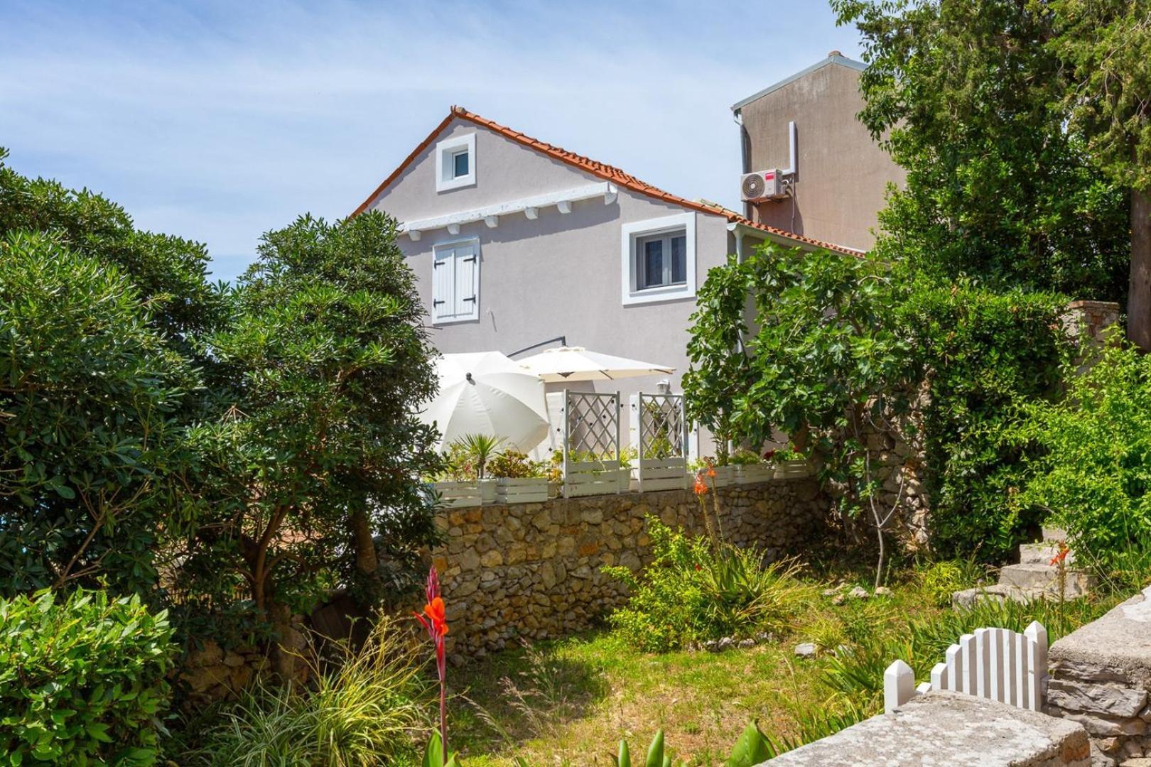Apartments Valeria, Mali Losinj Bagian luar foto